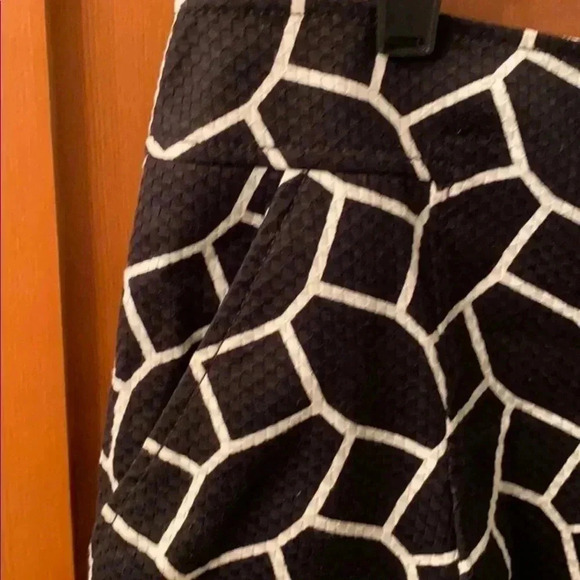 Talbots black and white front-pleat skirt 12 - Picture 3 of 7